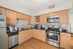 9030 Kenton Ave, Skokie, IL 60076 - Photo 17