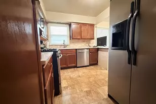 117 W 158th Pl, Harvey, IL 60426 - Photo 7