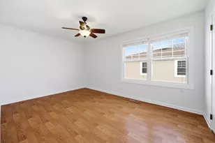 377 Farmingdale Cir, Vernon Hills, IL 60061 - Photo 15