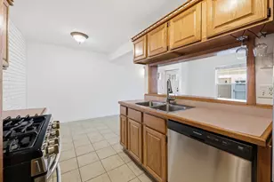 377 Farmingdale Cir, Vernon Hills, IL 60061 - Photo 11