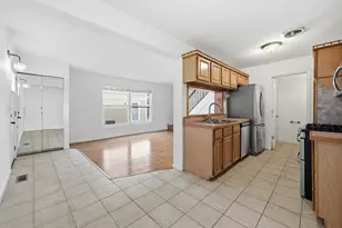 377 Farmingdale Cir, Vernon Hills, IL 60061 - Photo 9