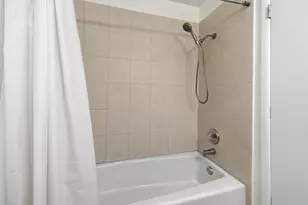 377 Farmingdale Cir, Vernon Hills, IL 60061 - Photo 19