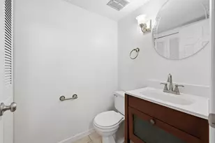 377 Farmingdale Cir, Vernon Hills, IL 60061 - Photo 13