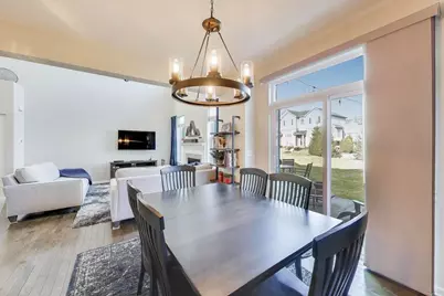 3223 N Heritage Lane, Arlington Heights, IL 60004 - Photo 9