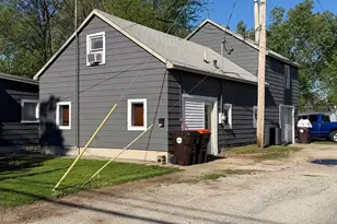 104 S State St, Lincoln, IL 62656 - Photo 5