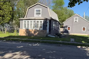 104 S State St, Lincoln, IL 62656 - Photo 3