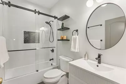 4445 N Magnolia Avenue #3, Chicago, IL 60640 - Photo 17