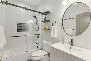 4445 N Magnolia Ave, Chicago, IL 60640 - Photo 17