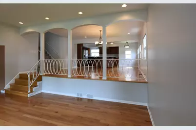 1702 N Waterman Avenue, Arlington Heights, IL 60004 - Photo 5