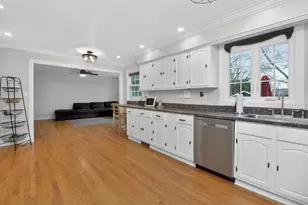 833 Brookside Dr, Bartlett, IL 60103 - Photo 7