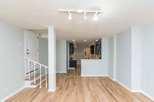 6136 N Mozart St, Chicago, IL 60659 - Photo 5