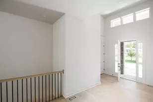 19 Heritage Dr, Highland Park, IL 60035 - Photo 9