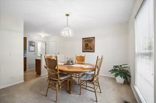 1099 Quaker Hill Ct, Elgin, IL 60120 - Photo 9