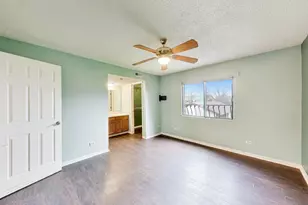 2221 Wharf Dr, Woodridge, IL 60517 - Photo 9