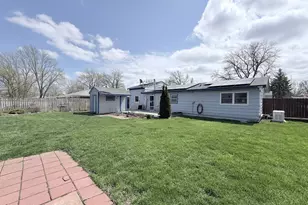 34W836 N James Dr, Saint Charles, IL 60174 - Photo 17