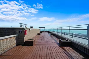 260 E Chestnut St, Chicago, IL 60611 - Photo 11