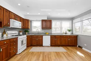 18031 65th Ave, Tinley Park, IL 60477 - Photo 3