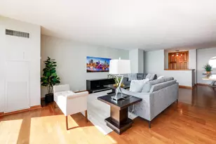 360 E Randolph St, Chicago, IL 60601 - Photo 7