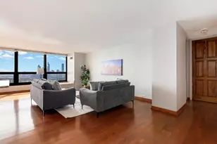 360 E Randolph St, Chicago, IL 60601 - Photo 3