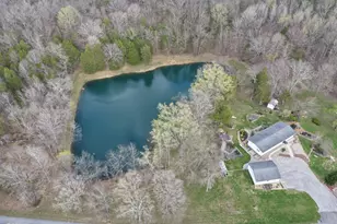 305 Campers Ln, Creal Springs, IL 62922 - Photo 3