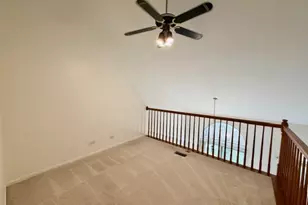 627 Cobblestone Ct, Elgin, IL 60120 - Photo 9