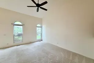 627 Cobblestone Ct, Elgin, IL 60120 - Photo 7