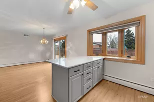 21W301 Par Ln, Itasca, IL 60143 - Photo 11