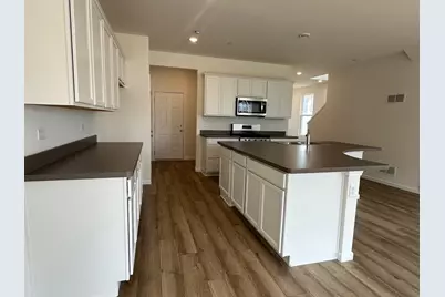 2320 Horseshoe Circles, Naperville, IL 60564 - Photo 7