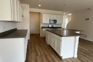 2320 Horseshoe Circles, Naperville, IL 60564 - Photo 7