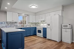 701 Viking Dr, Batavia, IL 60510 - Photo 5