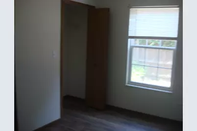 601 N Catlin Street, Ottawa, IL 61350 - Photo 7