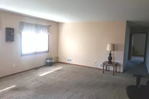 50 S Juniper Dr, North Aurora, IL 60542 - Photo 5