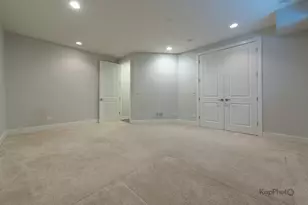 3839 N Ashland Ave, Chicago, IL 60613 - Photo 25