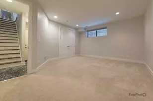 3839 N Ashland Ave, Chicago, IL 60613 - Photo 23