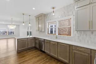5414 W Eddy St, Chicago, IL 60641 - Photo 5