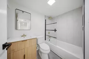 5414 W Eddy St, Chicago, IL 60641 - Photo 23