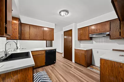 6206 Telegraph Road, Davenport, IA 52804 - Photo 19