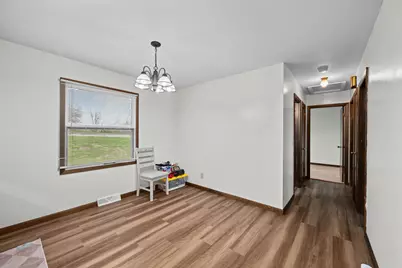 6206 Telegraph Road, Davenport, IA 52804 - Photo 15