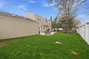 1335 Leverenz Rd, Naperville, IL 60564 - Photo 29