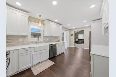 1335 Leverenz Road, Naperville, IL 60564 - Photo 9