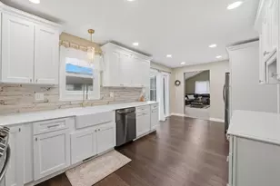 1335 Leverenz Rd, Naperville, IL 60564 - Photo 9