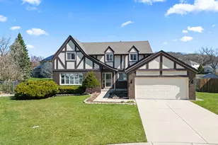 9733 S Cambridge Ct, Palos Hills, IL 60465 - Photo 1