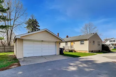 243 S Center Street, Bensenville, IL 60106 - Photo 9