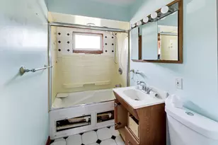 243 S Center St, Bensenville, IL 60106 - Photo 7