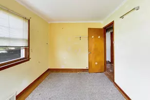 243 S Center St, Bensenville, IL 60106 - Photo 5