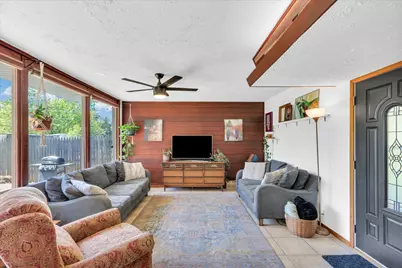 1307 W Clark Street, Champaign, IL 61821 - Photo 9