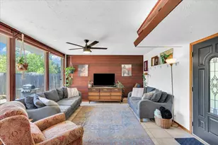 1307 W Clark St, Champaign, IL 61821 - Photo 9