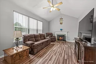 11400 S Churchill Dr, Plainfield, IL 60585 - Photo 9