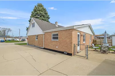 6937 Stanford Drive, Bridgeview, IL 60455 - Photo 19