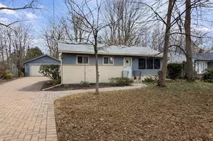 210 Hill Ave, Glen Ellyn, IL 60137 - Photo 5